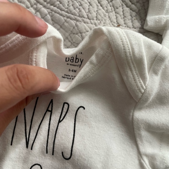 Four baby onesies - Picture 6 of 7